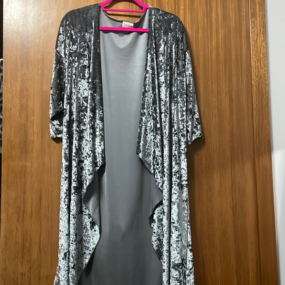 EUC LuLaRoe crushed velvet Shirley kimono
